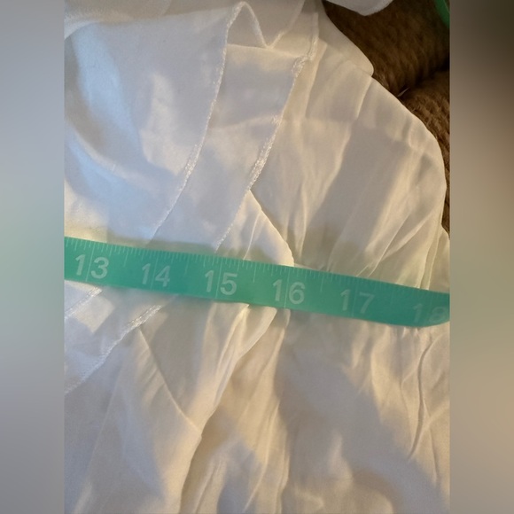 Elegant White Lace Maxi Dress - Picture 7 of 7